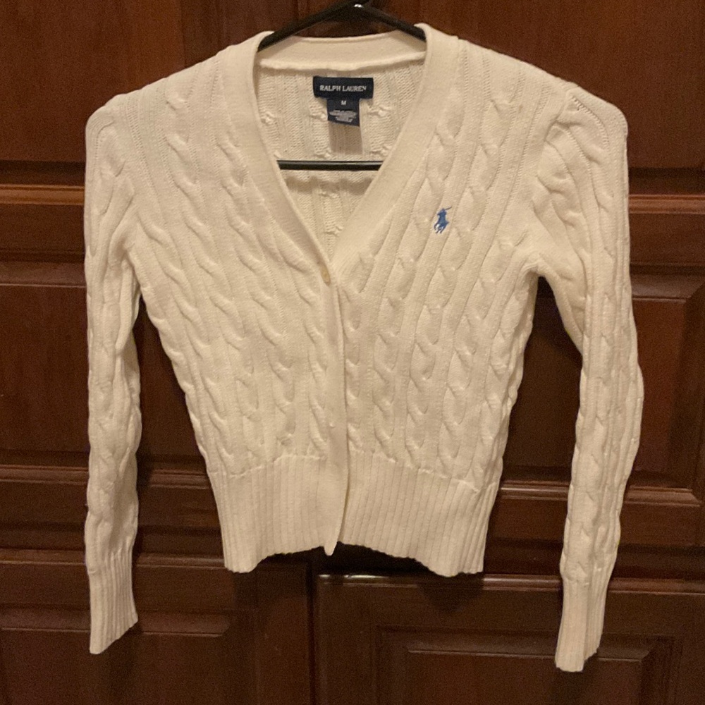 Ralph Lauren kids size M White Cable Knit Cardigan. A TRUE CLASSIC 🌹🌸💞